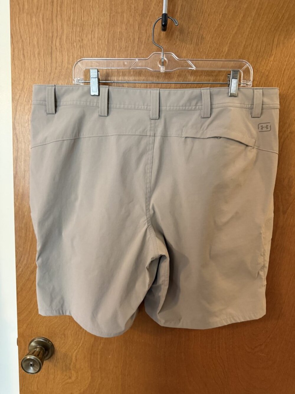 Under Armour Fish Pro Hunter 2.0 Cargo Shorts Size 40 Khaki Tan Pockets UPF 50+ - Picture 3 of 12